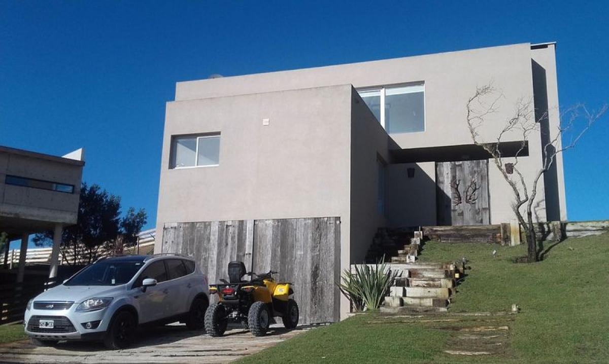 3 bedrooms House in Mar del Plata, Argentina No. 74586