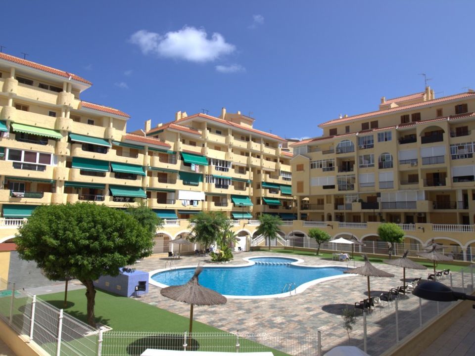 Квартира с 1 спальней в Торревьеха, Испания № 179524