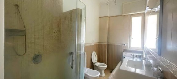 2 bedrooms Apartment in Naples, Italy No. 33991 4