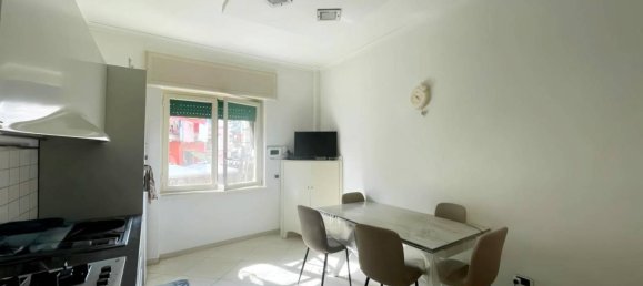 2 bedrooms Apartment in Naples, Italy No. 33991 22