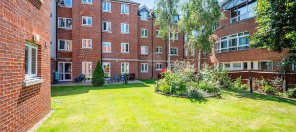 1 غرف نوم منزل في Epsom, United Kingdom رقم 9778 7