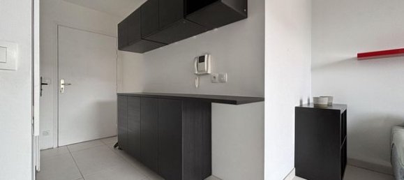 Studio in Corbeil-Essonnes, France No. 282998 5