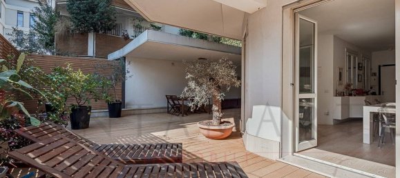 3 bedrooms Apartment in Milan, Italy No. 323497 2