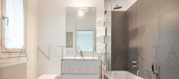 3 bedrooms Apartment in Milan, Italy No. 323497 10