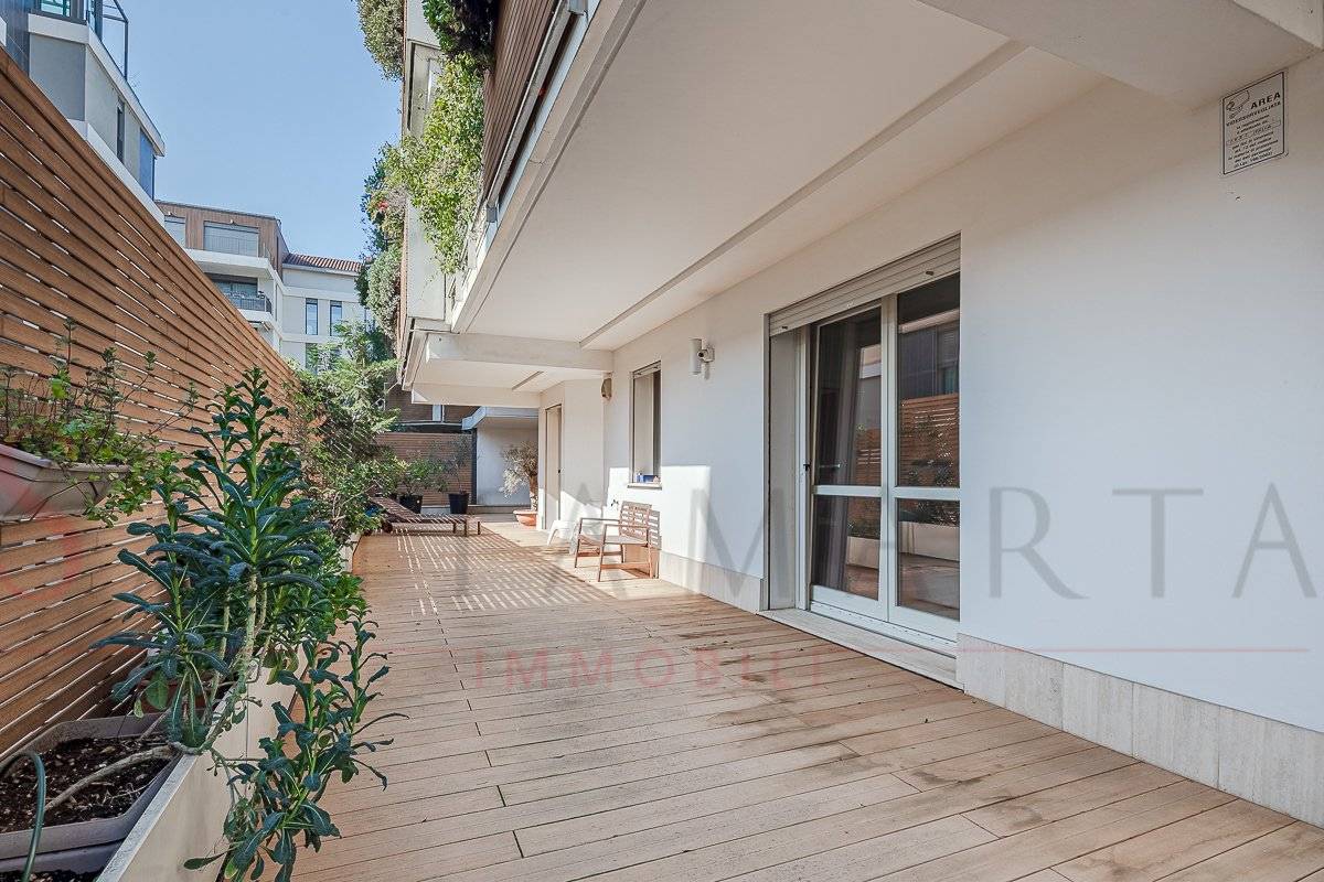 3 bedrooms Apartment in Milan, Italy No. 323497