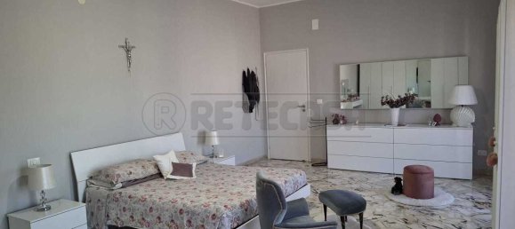 2 Schlafzimmer Wohnung in Syracuse, Italy, Nr. 372619 17