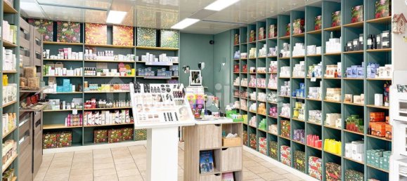 1 room Commercial property in Laveno-Mombello, Italy No. 105744 9