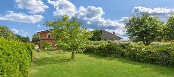 Edificio de 12 habitaciónes en Steinburg, Germany No. 89900 12