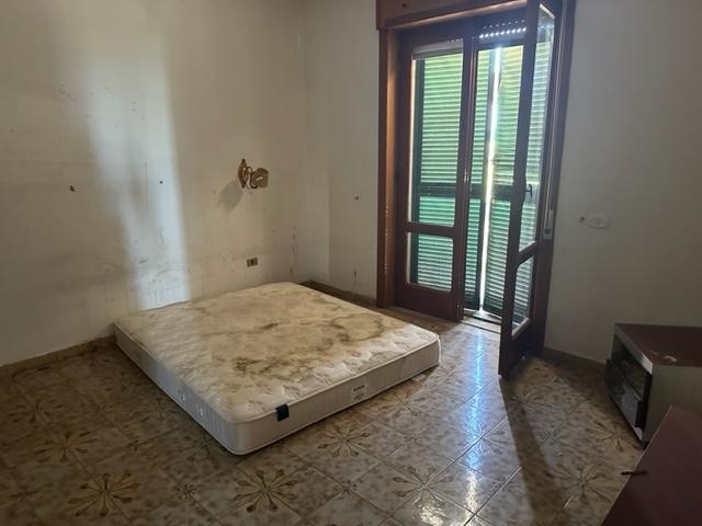 8 rooms Building in Castel Volturno, Italy No. 234939