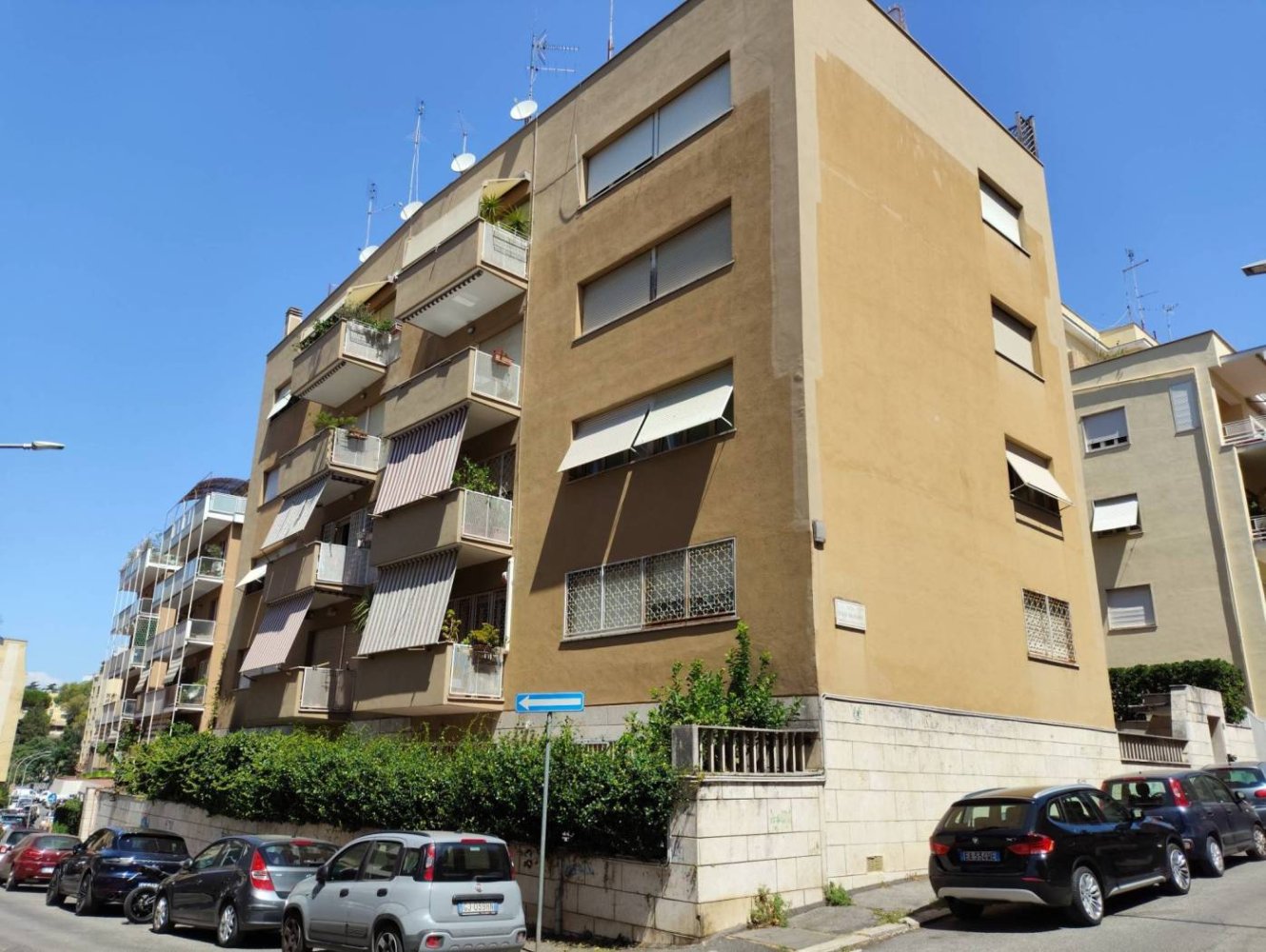 2 bedrooms Apartment in Rome, Italy No. 320164