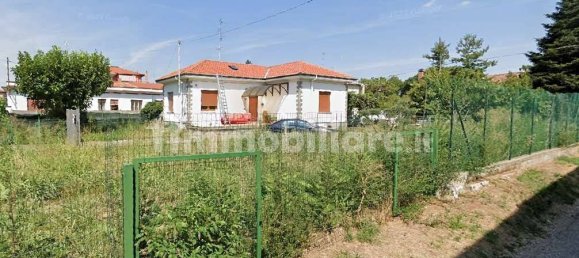 Villa de 2 dormitorios en Busto Arsizio, Italy No. 8976 2