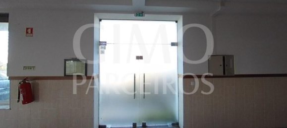 Gewerbliche Immobilie in Fermentelos, Portugal 186m², Nr. 291472 2