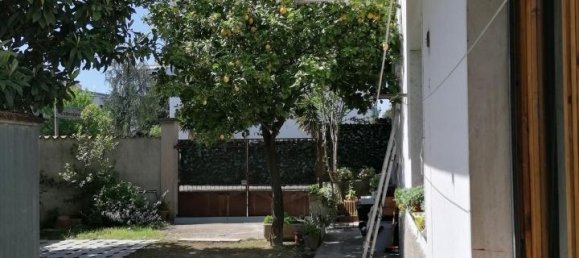 Вилла с 6 комнатами в Каррара, Италия № 38360 2