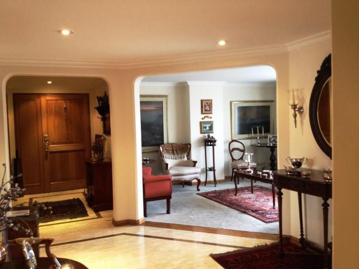 Дом с 3 спальнями в Богота, Колумбия № 10124