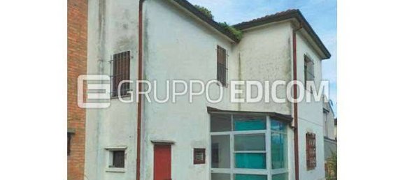 3 bedrooms House in Argenta, Italy No. 282684 12