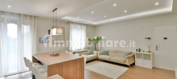 Apartamento de 2 dormitorios en Desio, Italy No. 354825 3
