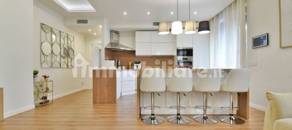 Apartamento de 2 dormitorios en Desio, Italy No. 354825 2