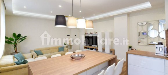 Apartamento de 2 dormitorios en Desio, Italy No. 354825 4