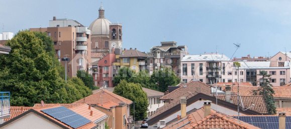 Apartamento de 2 dormitorios en Desio, Italy No. 354825 24