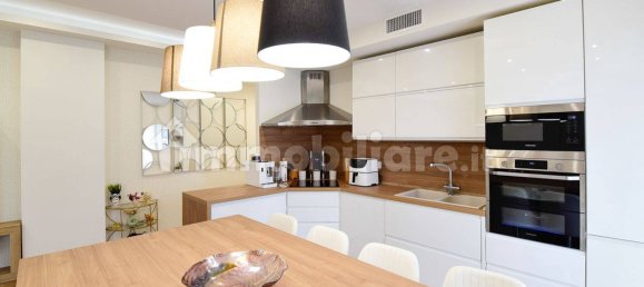 Apartamento de 2 dormitorios en Desio, Italy No. 354825 5