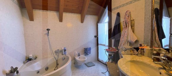 5غرفة شقة في Casalecchio di Reno, Italy رقم 31022 41