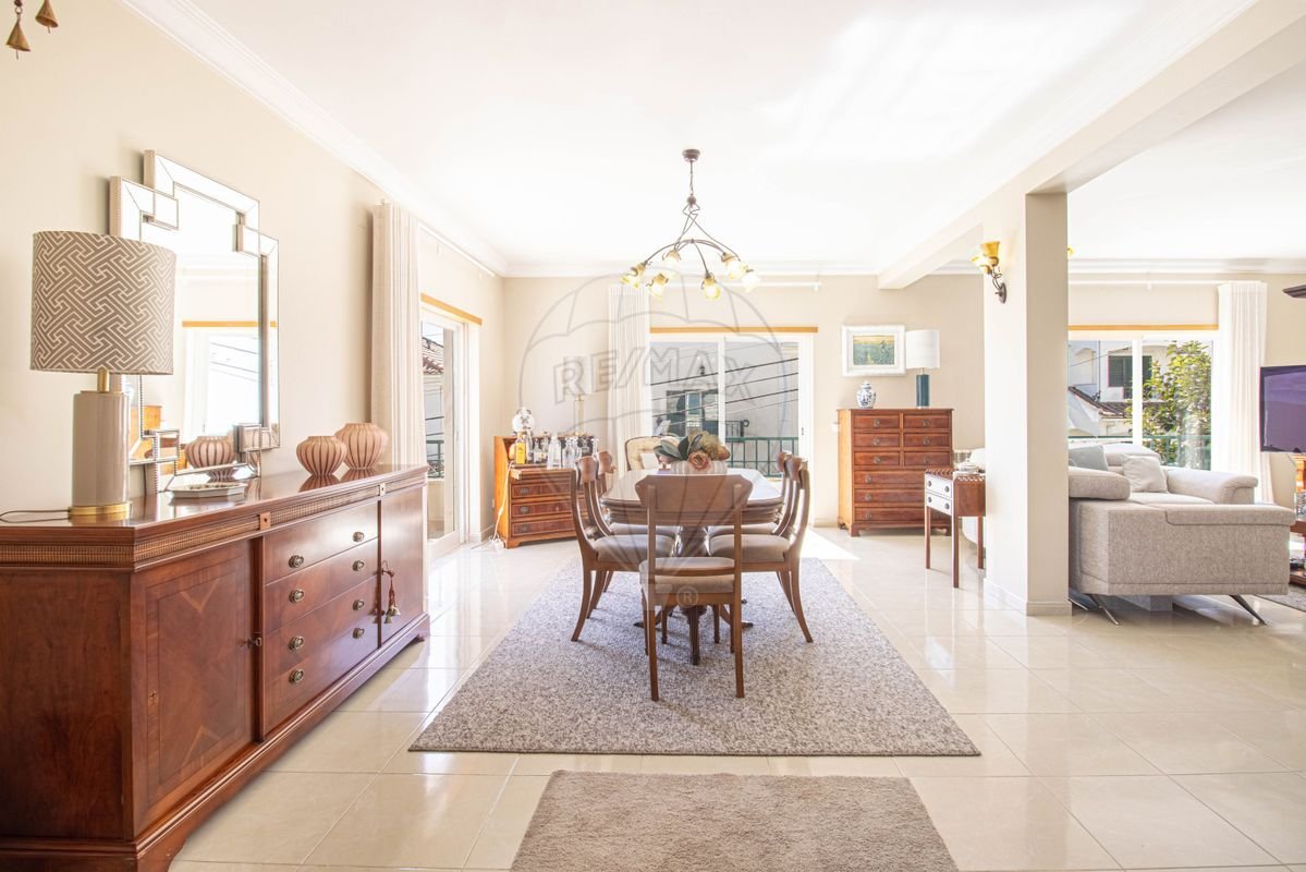 Casa de 3 dormitorios en Odivelas, Portugal No. 344592