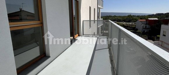 Apartamento de 2 dormitorios en Ivrea, Italy No. 67218 9