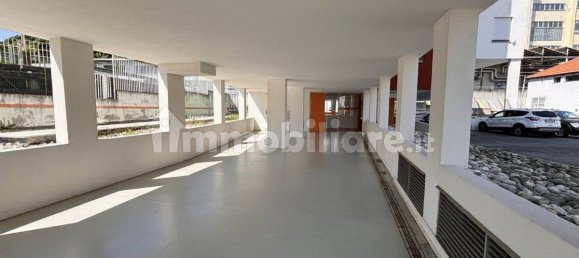 Apartamento de 2 dormitorios en Ivrea, Italy No. 67218 3