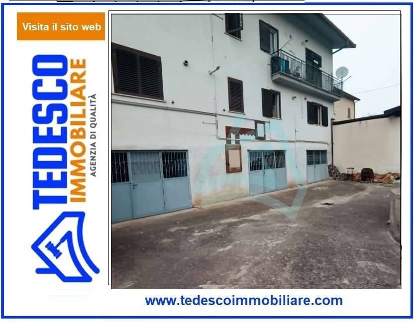 Garagem em Benevento, Italy 44 m² N.º 310289