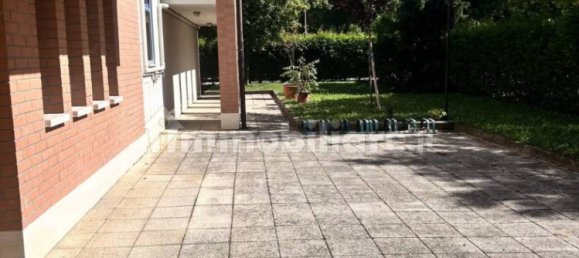 3 Schlafzimmer Wohnung in Modena, Italy, Nr. 351914 26