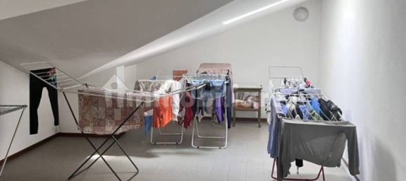 3 Schlafzimmer Wohnung in Modena, Italy, Nr. 351914 21