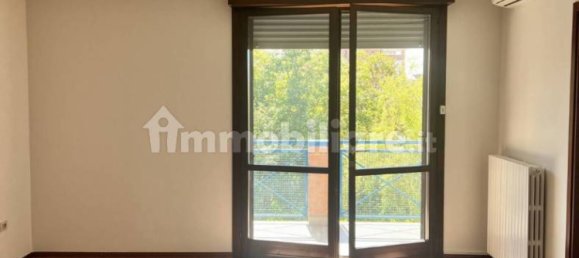 3 Schlafzimmer Wohnung in Modena, Italy, Nr. 351914 11