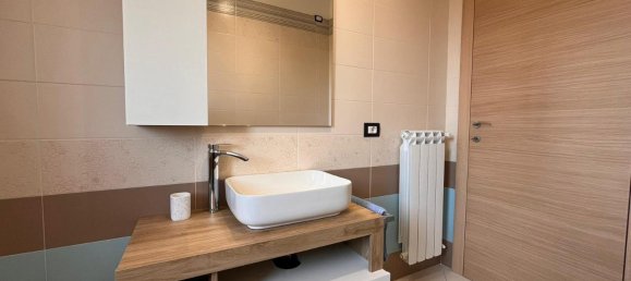 5 rooms Apartment in Castiglione del Lago, Italy No. 129864 31