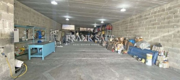 Ladenlokal in Qormi, Malta 1100m², Nr. 11771 7