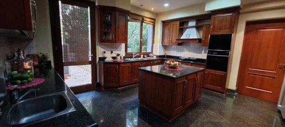 5 bedrooms House in Strovolos, Cyprus No. 7307 8