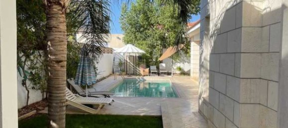 5 bedrooms House in Strovolos, Cyprus No. 7307 11