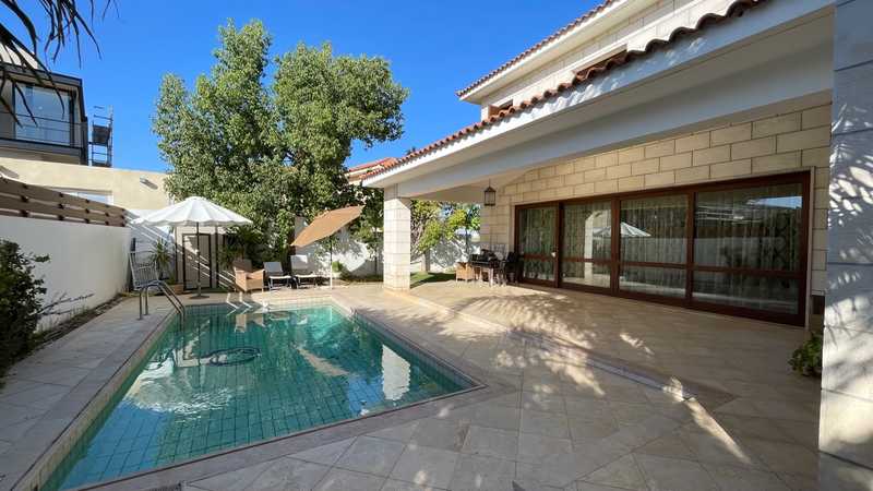 5 bedrooms House in Strovolos, Cyprus No. 7307