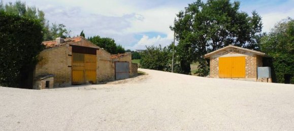 Casa de 4 dormitorios en Sant'Angelo in Pontano, Italy No. 90060 4