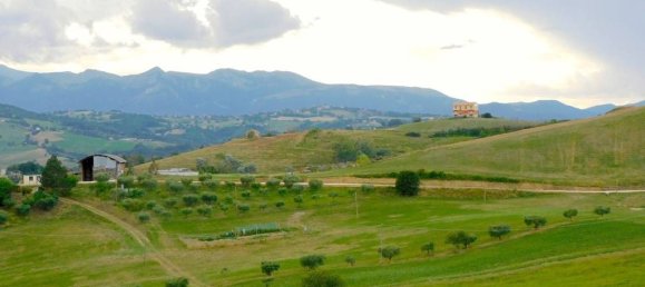 Casa de 4 dormitorios en Sant'Angelo in Pontano, Italy No. 90060 13