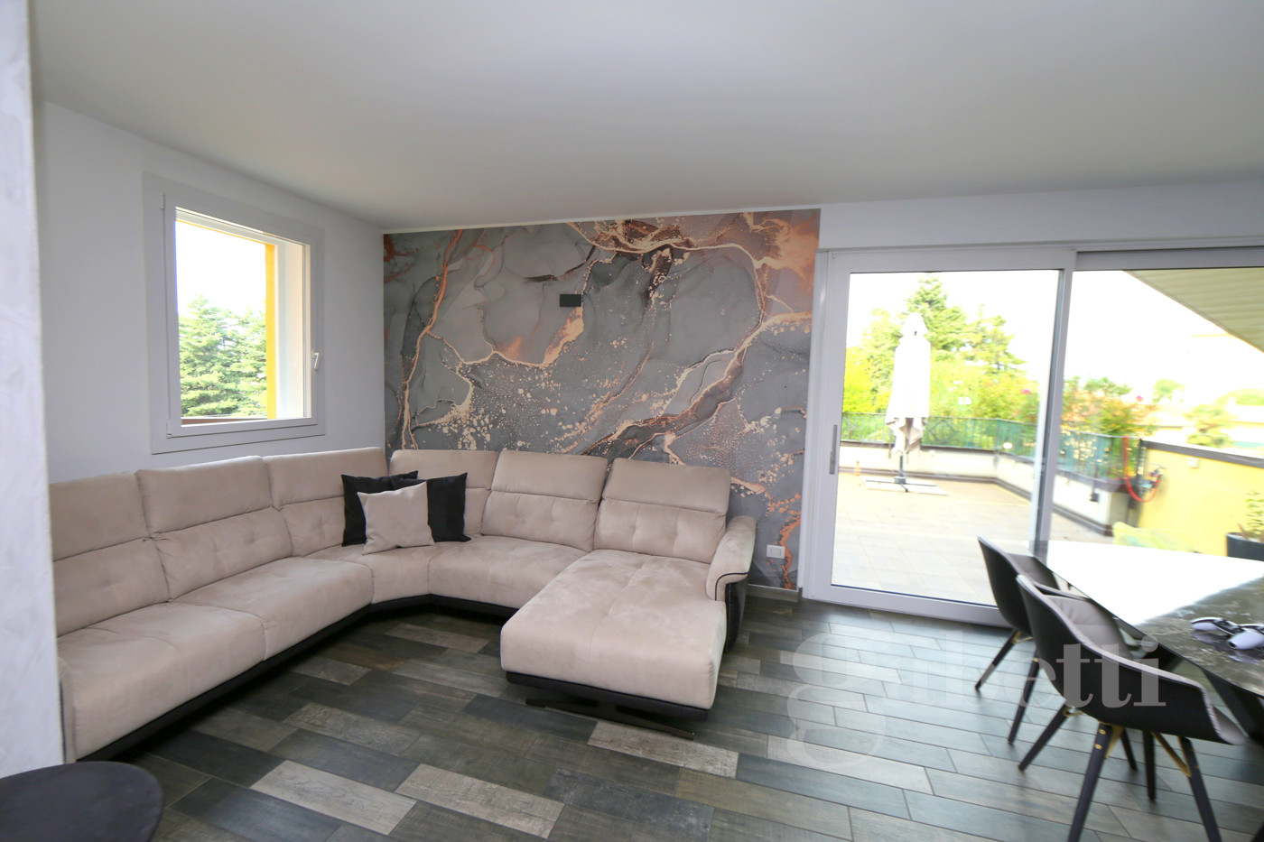 3 bedrooms Penthouse in Busto Arsizio, Italy No. 171038