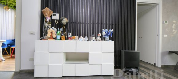 3 bedrooms Penthouse in Busto Arsizio, Italy No. 171038 4