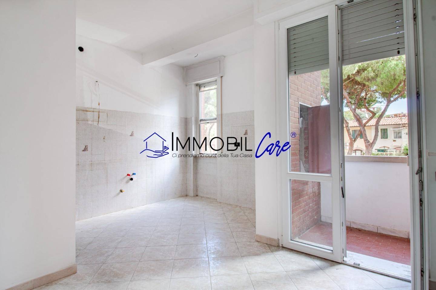 2 bedrooms Apartment in Livorno, Italy No. 284551