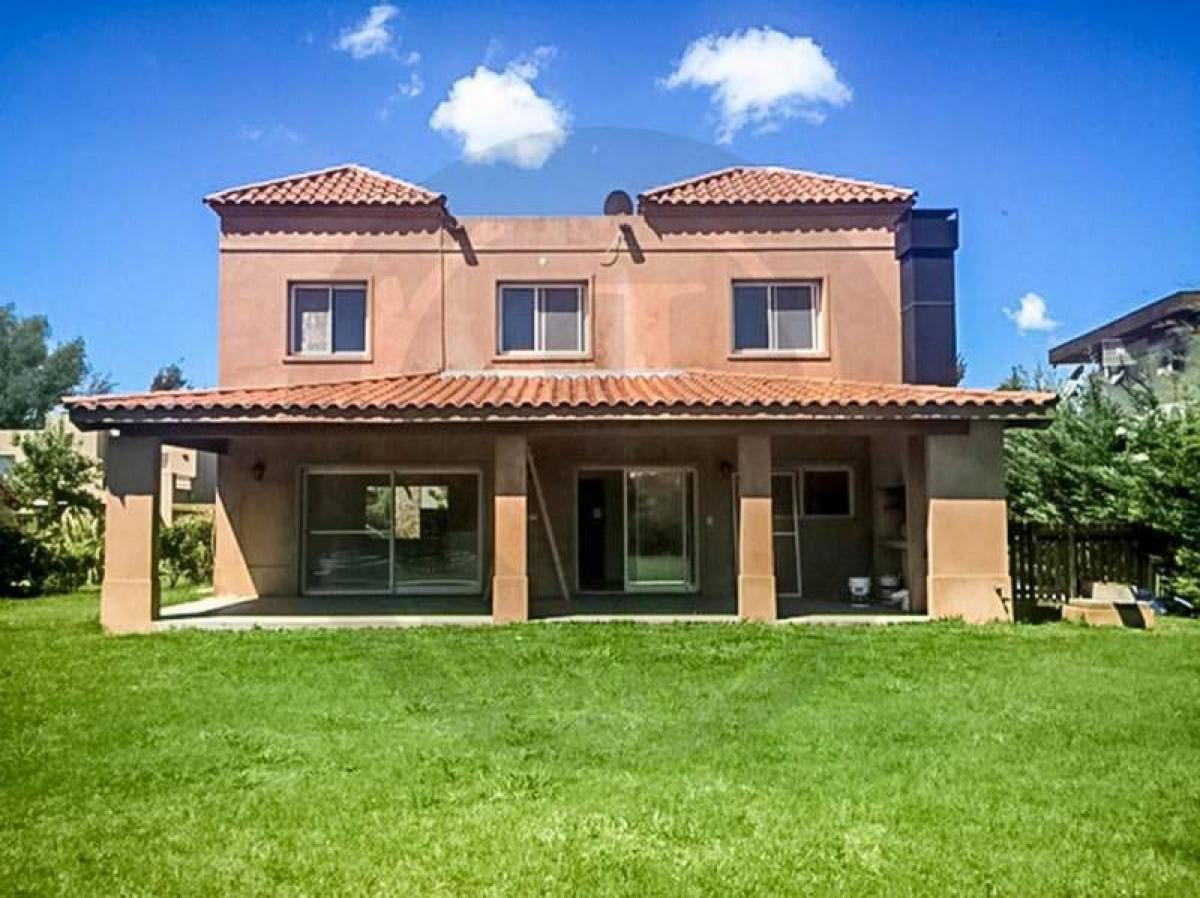 3 bedrooms House in Tigre, Argentina No. 67199