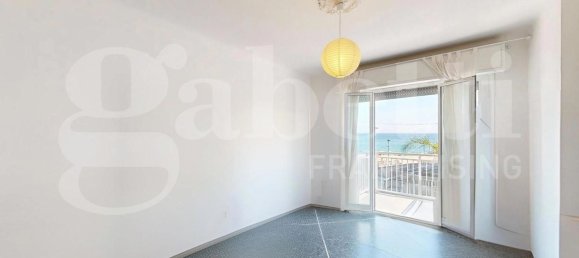 3 bedrooms Apartment in Finale Ligure, Italy No. 381454 8