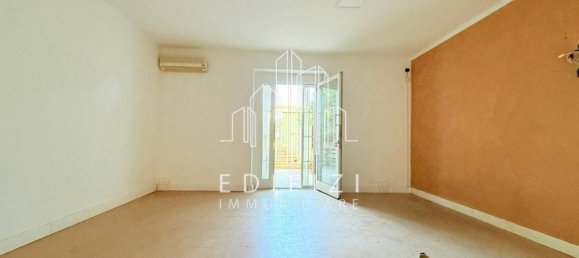 1 bedroom Apartment in Massa, Italy No. 355228 3