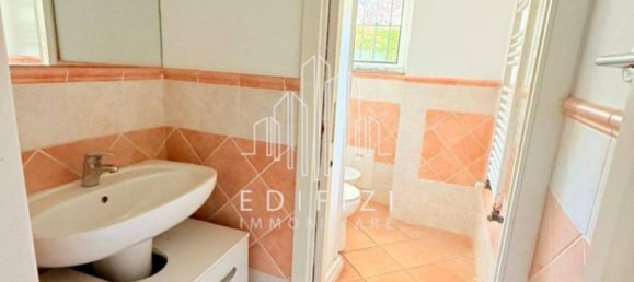 1 bedroom Apartment in Massa, Italy No. 355228 9