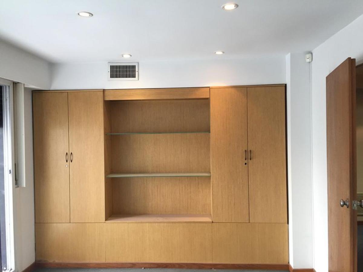 231m² Office in Buenos Aires, Argentina No. 105327