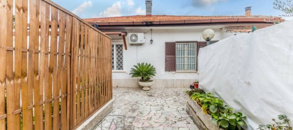 3 bedrooms Villa in Rome, Italy No. 67316 10