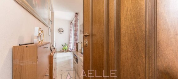 3 bedrooms Villa in Rome, Italy No. 67316 2