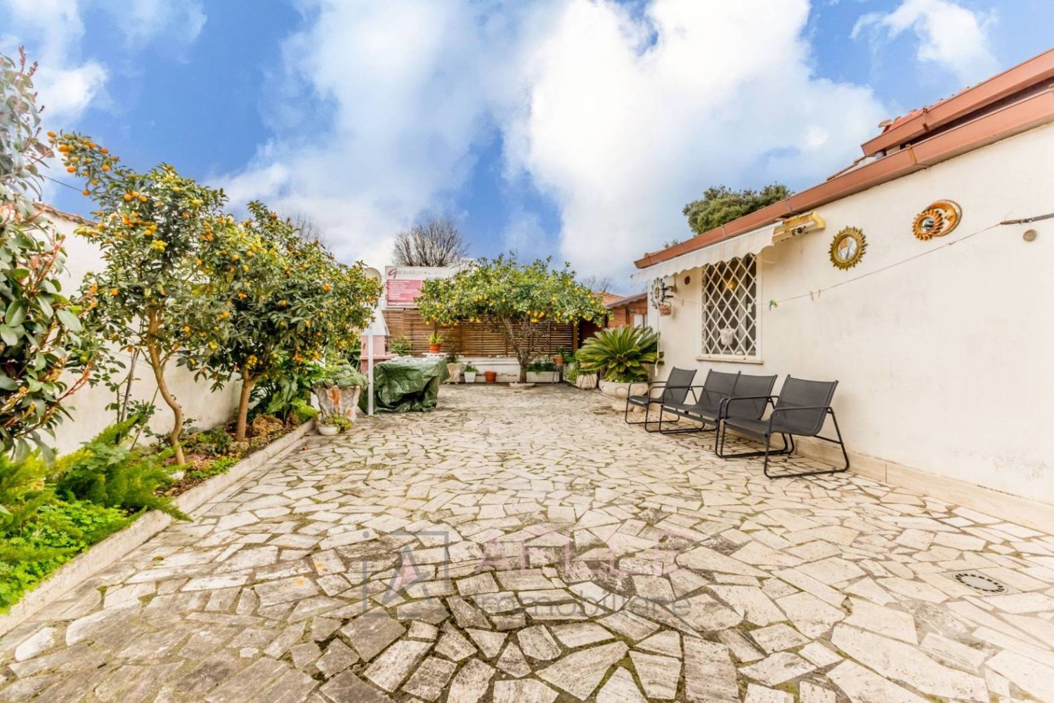 3 bedrooms Villa in Rome, Italy No. 67316